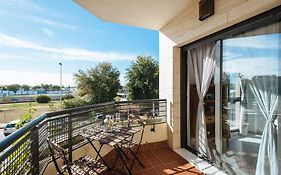 Apartamento Mairena Parking privado y piscina